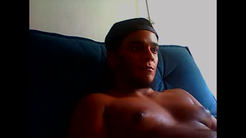 Snapshot of mandymel chatting on 12-17-24, 03:17 Muw online show from 12-17-24, 03:17