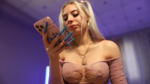 Anto Lovense is Active My pleasure is in your hands Private is Open online show from 12-14-24, 08:13