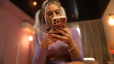 Anto Lovense is Active My pleasure is in your hands Private is Open online show from 09-28-25, 06:52