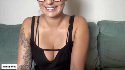 Mandy online show from 10-23-25, 01:16