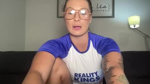 Mandy online show from 10-31-25, 01:17