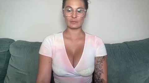 Mandy online show from 11-04-25, 02:10