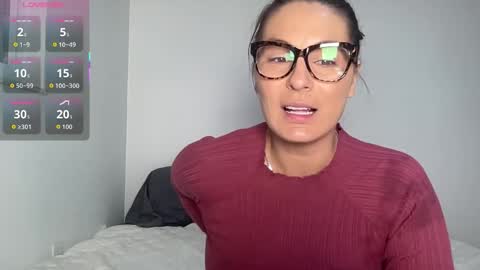 Snapshot of mandyrheaa chatting on 12-19-25, 12:17 Mandy online show from 12-19-25, 12:17