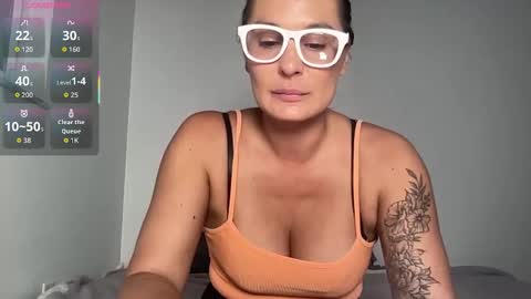 Snapshot of mandyrheaa chatting on 01-06-26, 02:15 Mandy online show from 01-06-26, 02:15