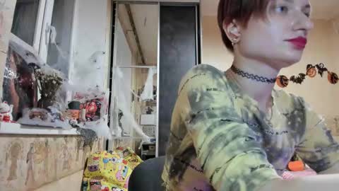 Snapshot of mandyshine chatting on 10-15-25, 03:01 Mandy online show from 10-15-25, 03:01