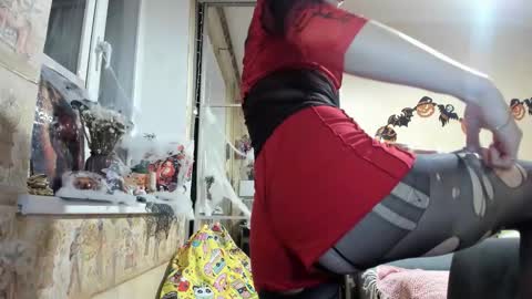 Snapshot of mandyshine chatting on 10-31-25, 04:30 Mandy online show from 10-31-25, 04:30