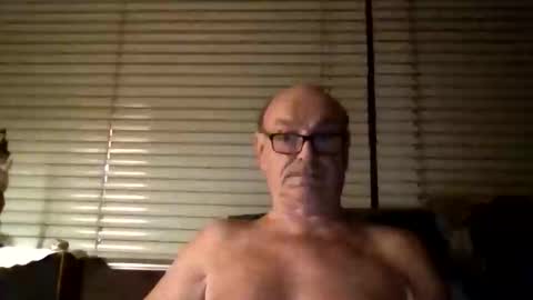 Snapshot of manes5858 chatting on 11-17-25, 10:04 manes5858 online show from 11-17-25, 10:04