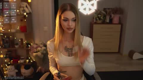 Amelie online show from 09-20-25, 06:31