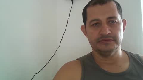 Snapshot of manmol69 chatting on 10-28-25, 08:44 el sarco online show from 10-28-25, 08:44