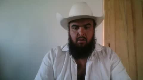 Snapshot of mannhirych chatting on 12-16-25, 06:46 mannhirych online show from 12-16-25, 06:46