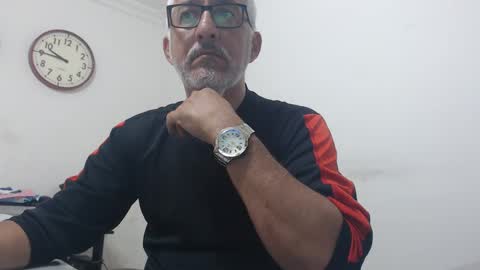 Manolito online show from 12-29-24, 02:42