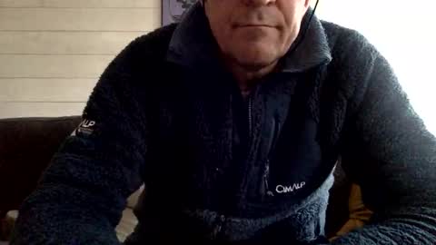 Snapshot of manpower2012 chatting on 12-14-24, 12:01 Manpo online show from 12-14-24, 12:01