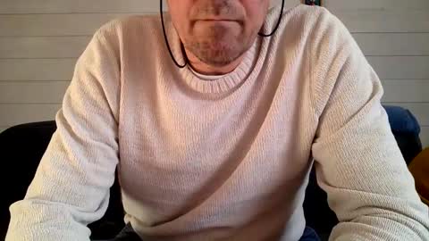 Snapshot of manpower2012 chatting on 12-31-24, 11:53 Manpo online show from 12-31-24, 11:53