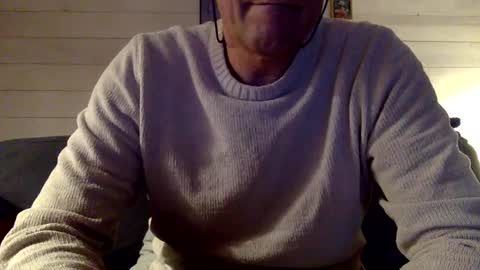 Snapshot of manpower2012 chatting on 01-12-25, 11:04 Manpo online show from 01-12-25, 11:04