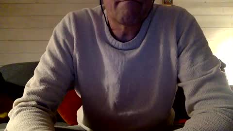 Snapshot of manpower2012 chatting on 02-18-25, 10:14 Manpo online show from 02-18-25, 10:14