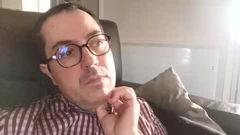 Snapshot of manu5933 chatting on 01-06-25, 01:08 manu5933 online show from 01-06-25, 01:08