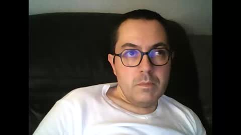 Snapshot of manu5933 chatting on 01-09-25, 04:17 manu5933 online show from 01-09-25, 04:17