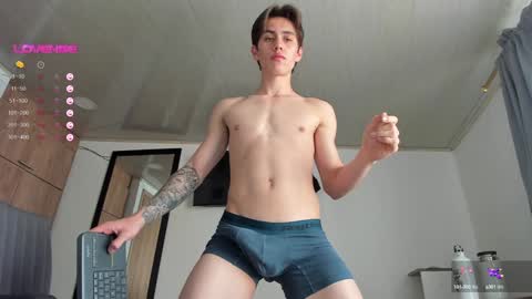 Snapshot of manucute_23_ chatting on 12-17-24, 02:44 manucute 23 online show from 12-17-24, 02:44