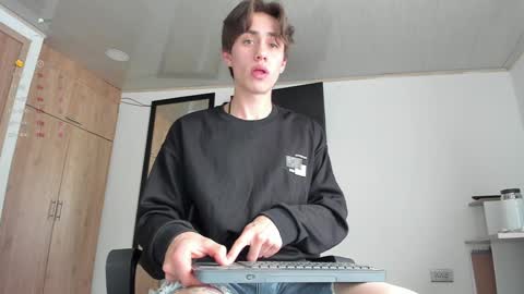 Snapshot of manucute_23_ chatting on 01-02-25, 04:35 manucute 23 online show from 01-02-25, 04:35