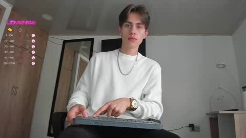 Snapshot of manucute_23_ chatting on 03-09-25, 06:00 manucute 23 online show from 03-09-25, 06:00