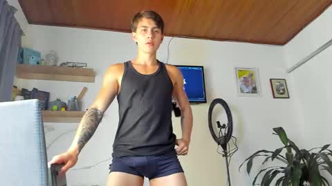 Snapshot of manucute_23_ chatting on 10-28-25, 03:14 manucute 23 online show from 10-28-25, 03:14