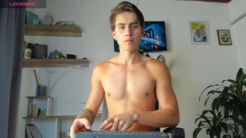 Snapshot of manucute_23_ chatting on 11-18-25, 03:16 manucute 23 online show from 11-18-25, 03:16