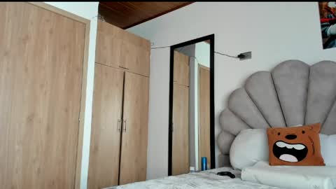 manucute 23  online show from 04-20-26, 02:53