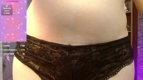 Snapshot of manue_bela chatting on 02-04-25, 08:17 Angela online show from 02-04-25, 08:17
