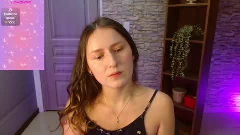 Snapshot of manue_bela chatting on 02-17-25, 11:13 Angela online show from 02-17-25, 11:13