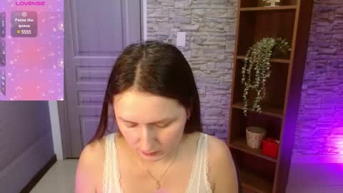 Snapshot of manue_bela chatting on 02-22-25, 11:13 Angela online show from 02-22-25, 11:13