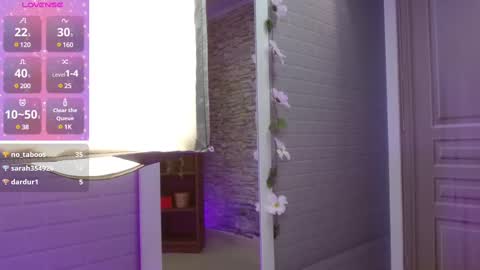 Snapshot of manue_bela chatting on 02-28-25, 02:20 Angela online show from 02-28-25, 02:20