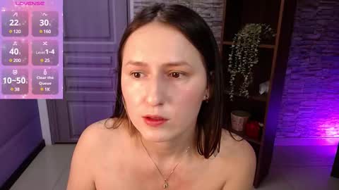 Snapshot of manue_bela chatting on 03-09-25, 09:02 Angela online show from 03-09-25, 09:02