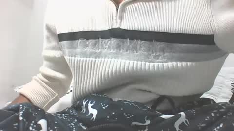 Snapshot of manuel444rl chatting on 02-17-25, 07:04 Manuel RL online show from 02-17-25, 07:04