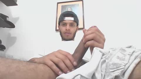 Snapshot of manuel444rl chatting on 02-27-25, 06:18 Manuel RL online show from 02-27-25, 06:18