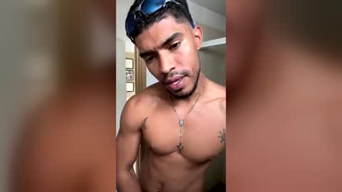 Snapshot of manuel__brown chatting on 06-25-26, 01:59 Manuel online show from 06-25-26, 01:59
