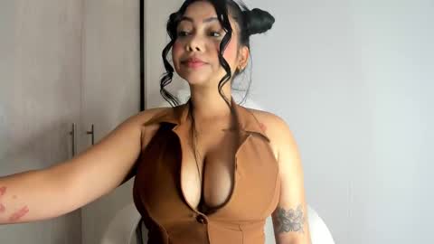 Snapshot of manuela_anderson chatting on 09-20-25, 03:24 MANUELA online show from 09-20-25, 03:24