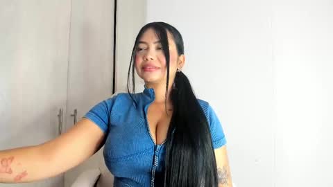 Snapshot of manuela_anderson chatting on 09-21-25, 03:13 MANUELA online show from 09-21-25, 03:13