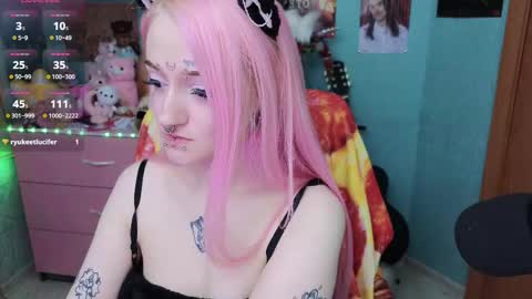 Snapshot of manuela_unicorn chatting on 12-15-25, 08:24 Manuela online show from 12-15-25, 08:24