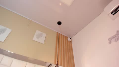 Snapshot of manuela_zapata chatting on 01-25-25, 01:10 manu 3 online show from 01-25-25, 01:10