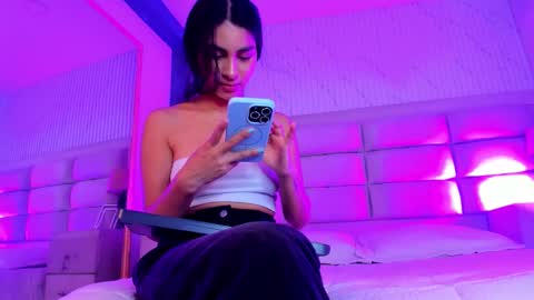 Manuela online show from 03-23-26, 08:57