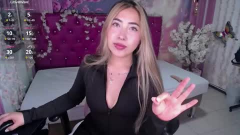 Snapshot of manuelaveelez chatting on 02-24-26, 04:43 Manuela online show from 02-24-26, 04:43