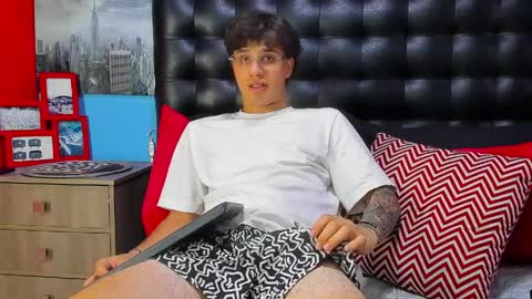 Manuel online show from 04-06-26, 10:33