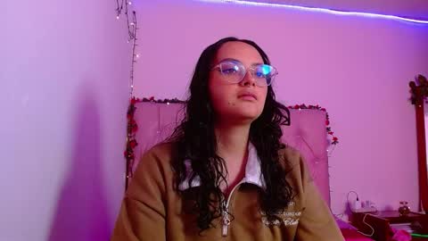 Snapshot of manumeow_ chatting on 12-22-25, 10:40 Manu online show from 12-22-25, 10:40