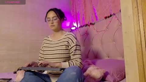 Snapshot of manumeow_ chatting on 05-17-26, 12:08 Manu online show from 05-17-26, 12:08