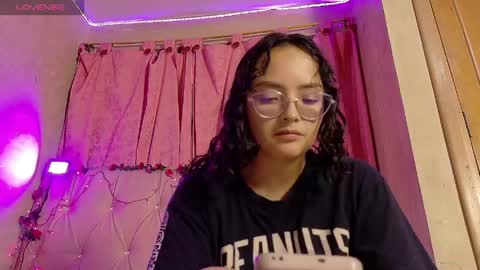 Snapshot of manumeow_ chatting on 05-22-26, 12:18 Manu online show from 05-22-26, 12:18
