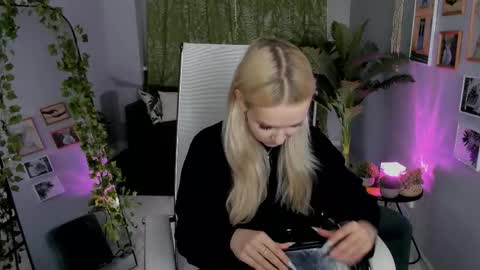 Snapshot of maoqibeverly chatting on 05-09-26, 01:27 Maoqi online show from 05-09-26, 01:27
