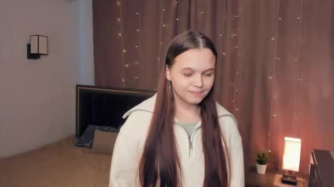 Snapshot of maoserbus chatting on 11-05-25, 09:20 Glowworm online show from 11-05-25, 09:20