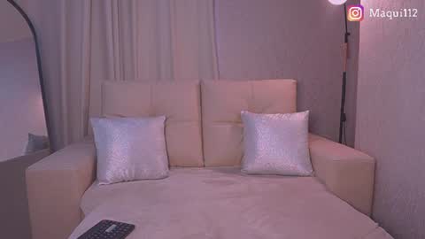 Snapshot of maquiii chatting on 06-19-26, 10:35 Maquii online show from 06-19-26, 10:35