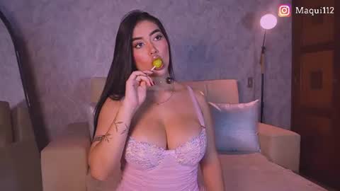 Snapshot of maquiii chatting on 07-08-26, 01:43 Maquii online show from 07-08-26, 01:43