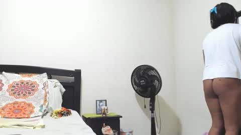 Snapshot of mara2020xxx69 chatting on 02-27-25, 02:54 Mara online show from 02-27-25, 02:54